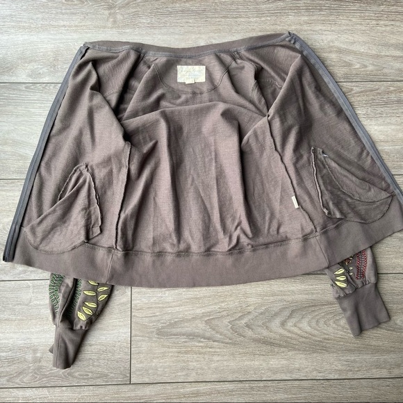 Evy’s Tree The Alana Floral Embroidery Jacket - Picture 14 of 16